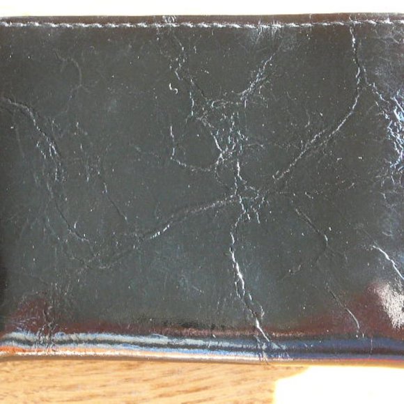 Kenneth Cole Reaction Black Tri-Fold Wallet with Zippered Change Pocket - Picture 3 of 7